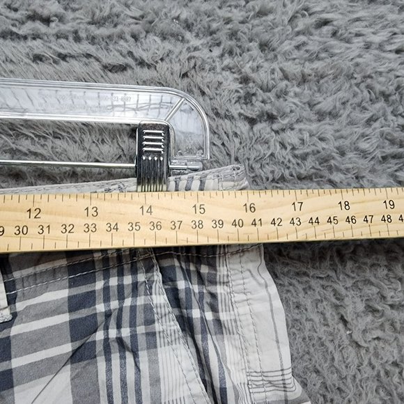 Old Navy Shorts Mens 31 Myles Mason Gray Plaid Stretch Mid Rise Cargo - Picture 4 of 14